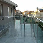 Venis House 3* Σωζόπολη