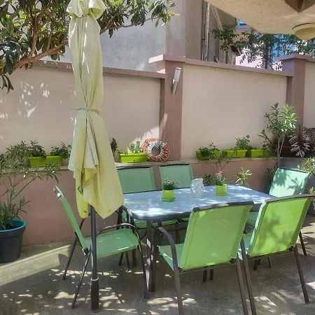 Venis House מלון סוזופול