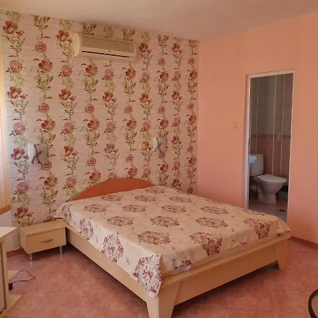 Venis House מלון