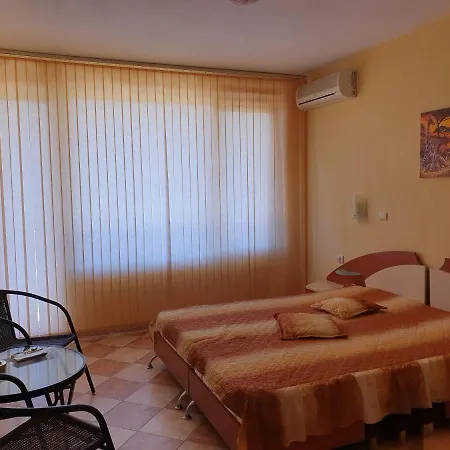 Venis House מלון