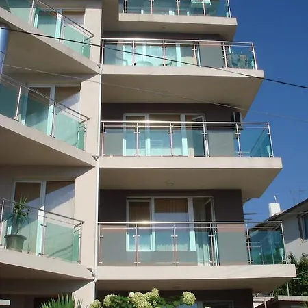 Venis House סוזופול