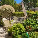 Venis House