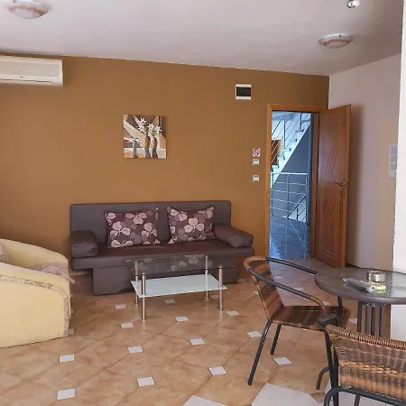 Venis House